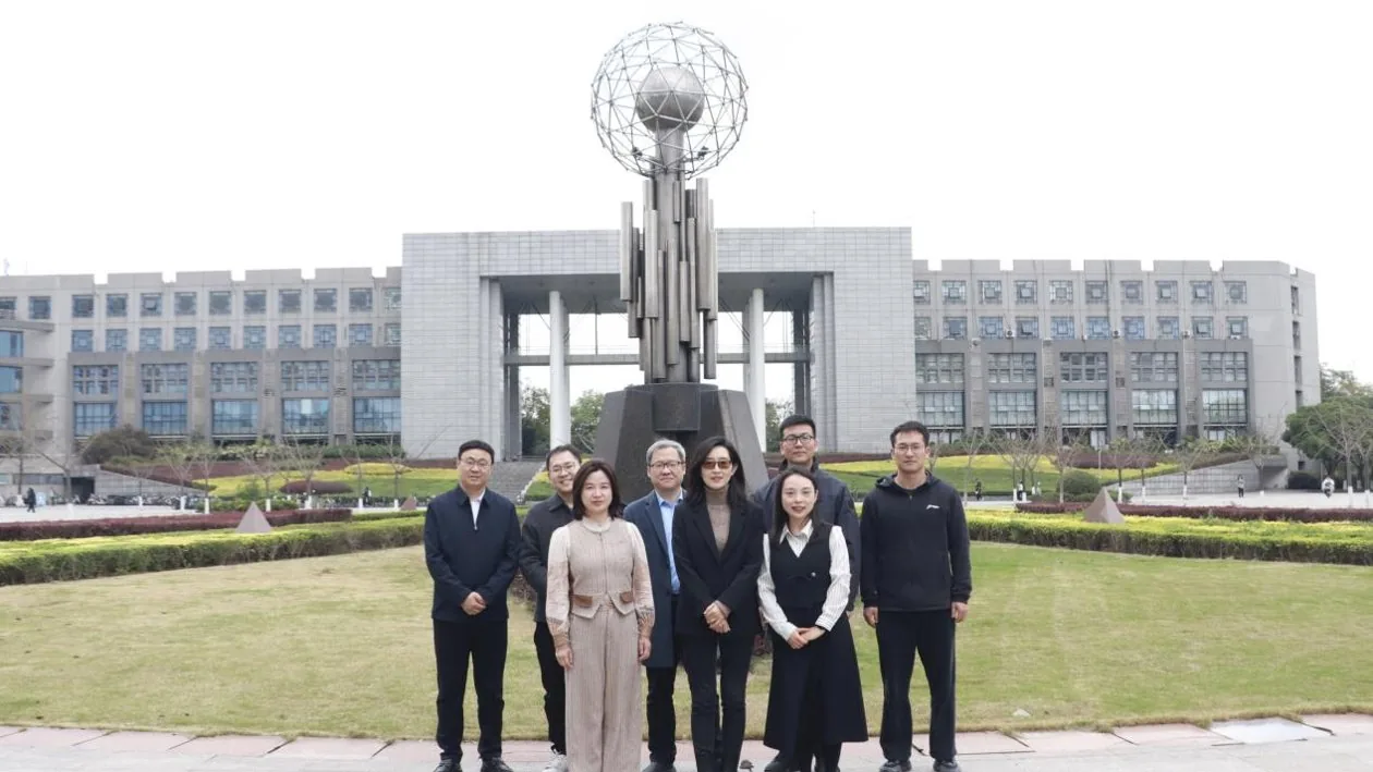 师生研究团队合影